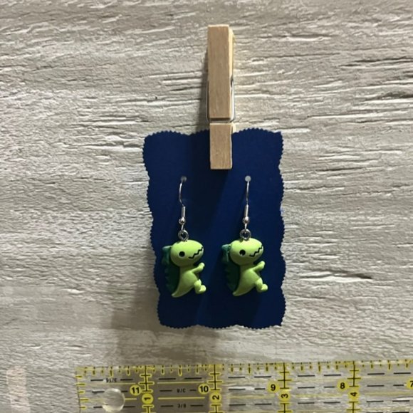 New Green Resin Dinosaur Earrings - Picture 4 of 5